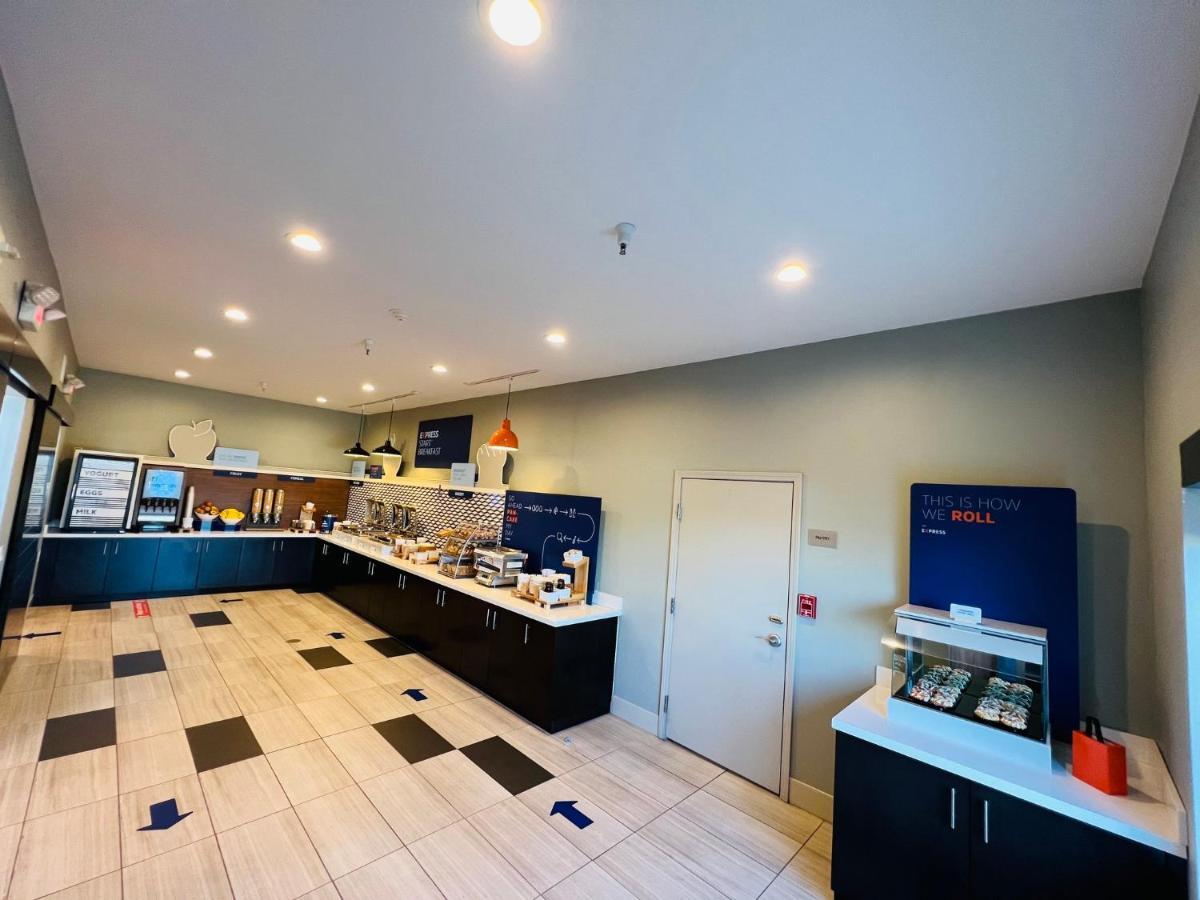 Holiday Inn Express & Suites Salinas By Ihg Exteriér fotografie